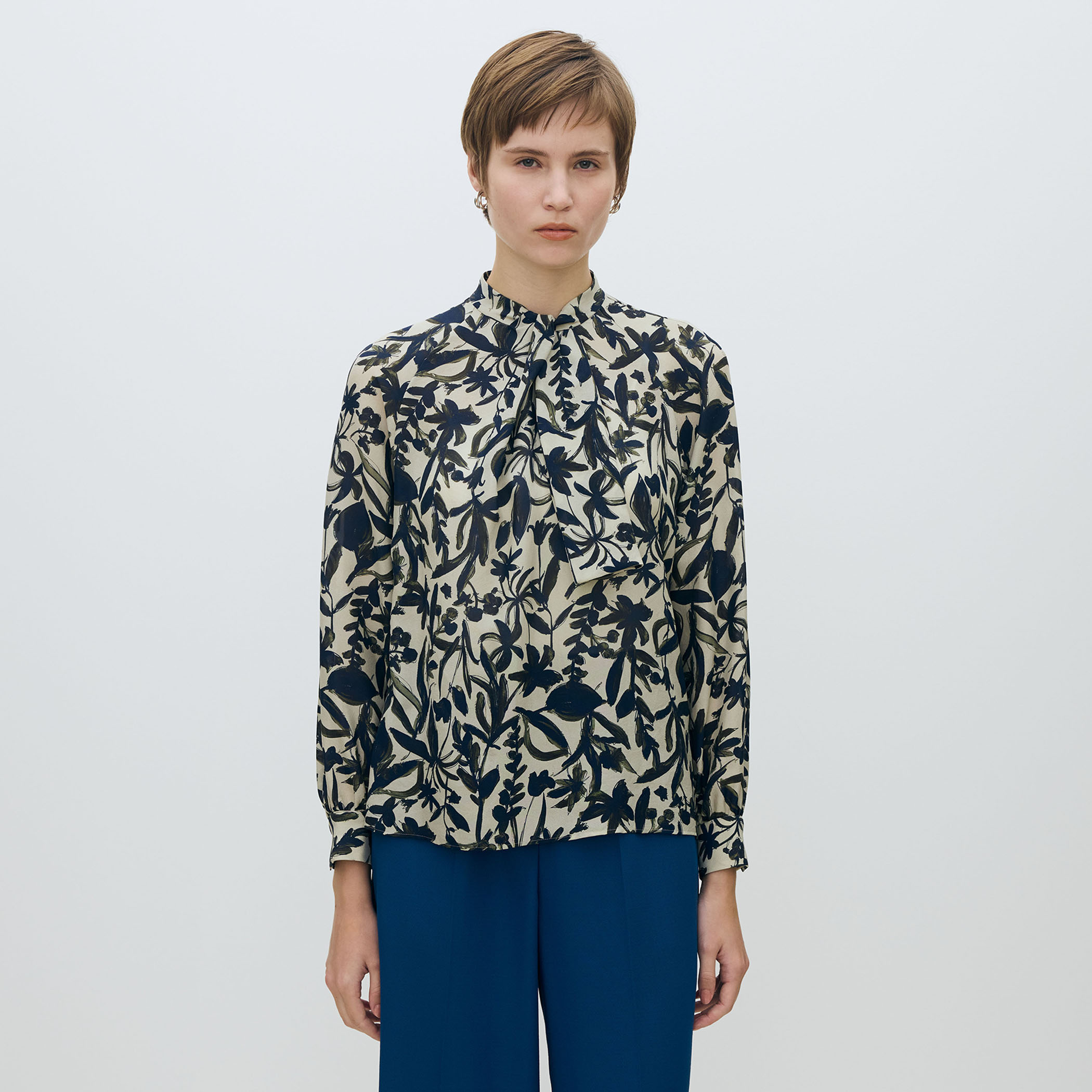 ホヤリーフプリント フロントタイブラウス｜トゥモローランド 公式通販