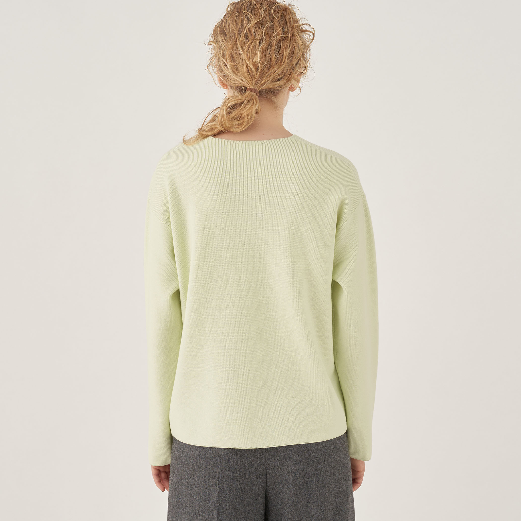 ウールポリエステル Vネックプルオーバー｜トゥモローランド 公式通販