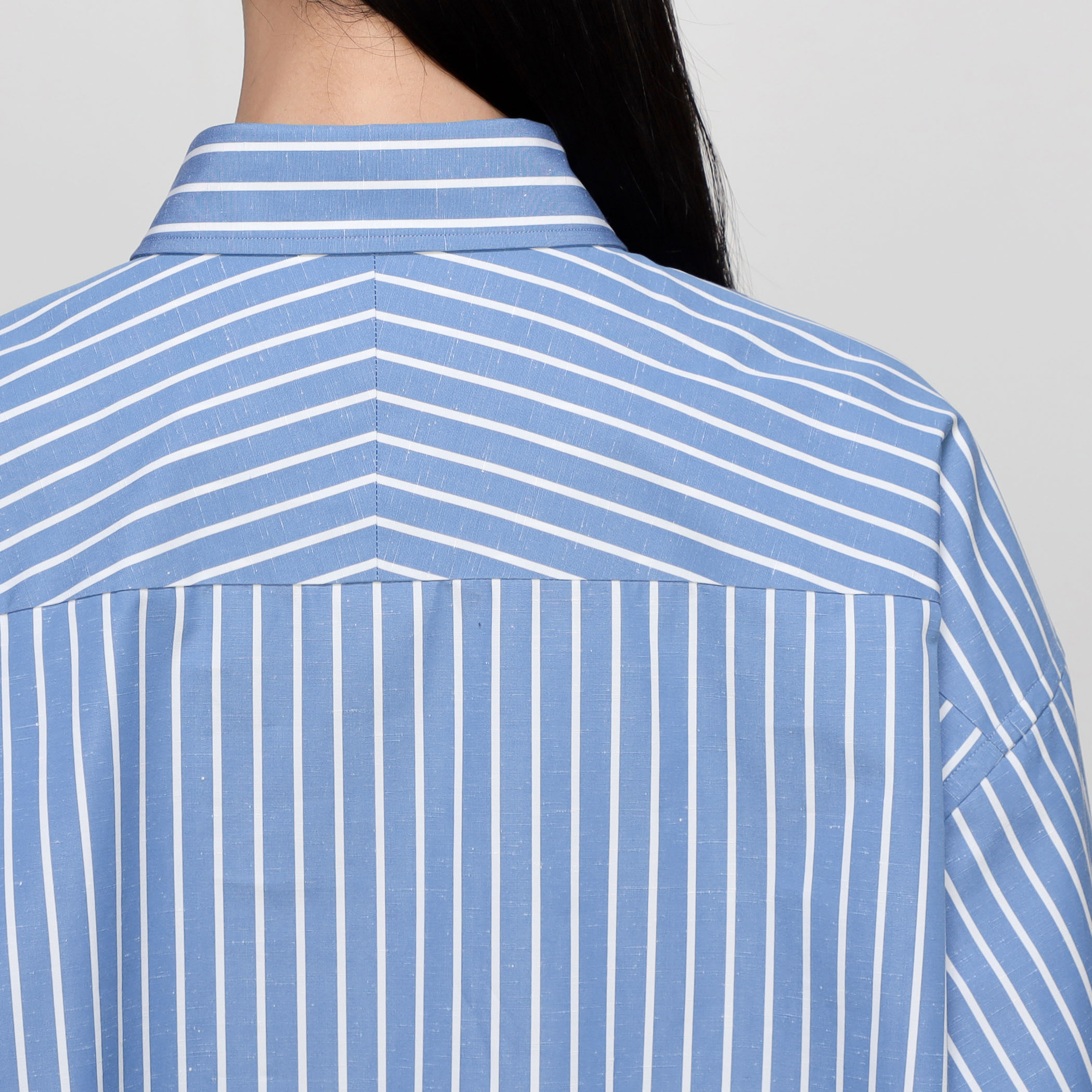 コットン ハイカウントストライプ オーバーシャツ｜トゥモローランド