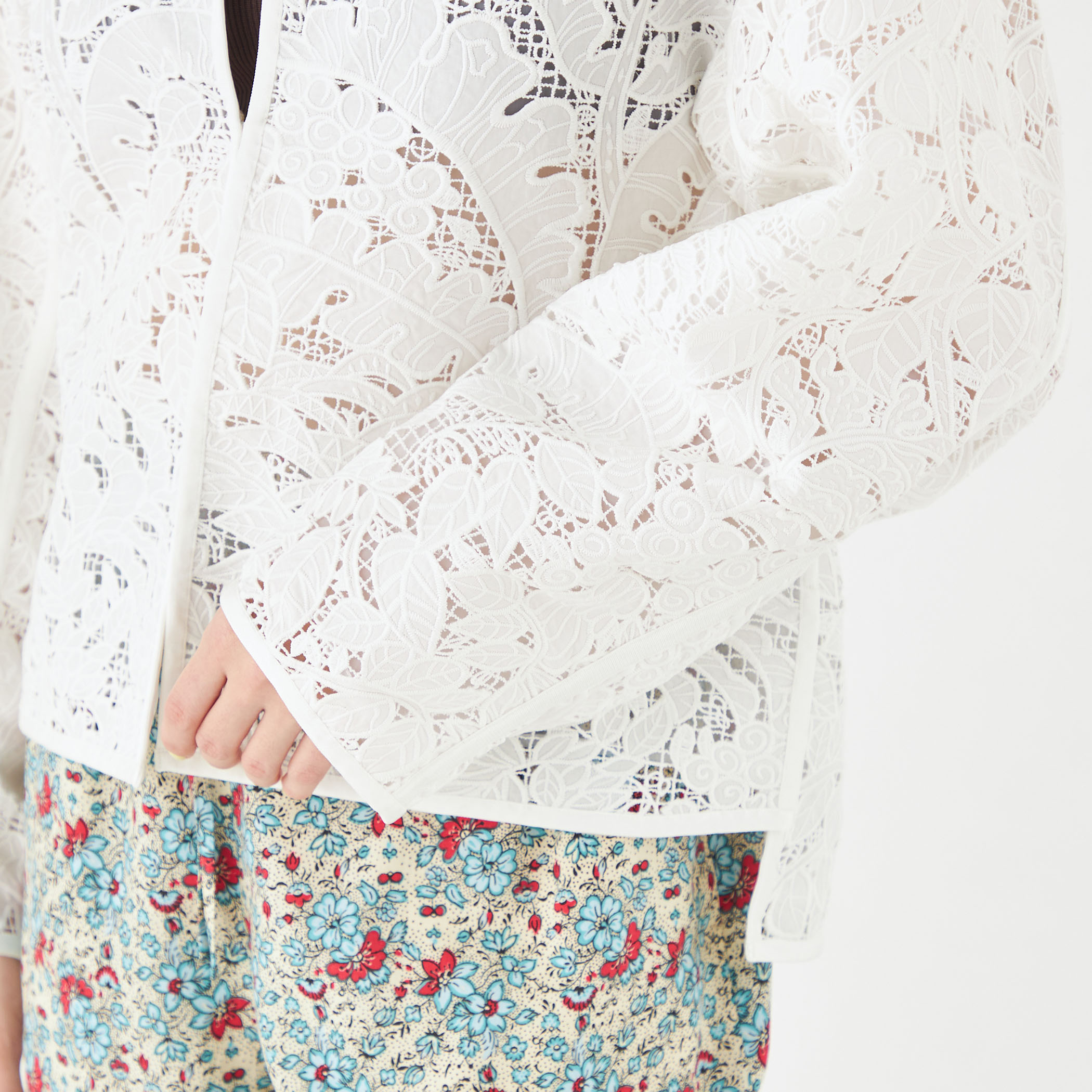 コットンエンブロイダリー ブルゾン｜トゥモローランド 公式通販