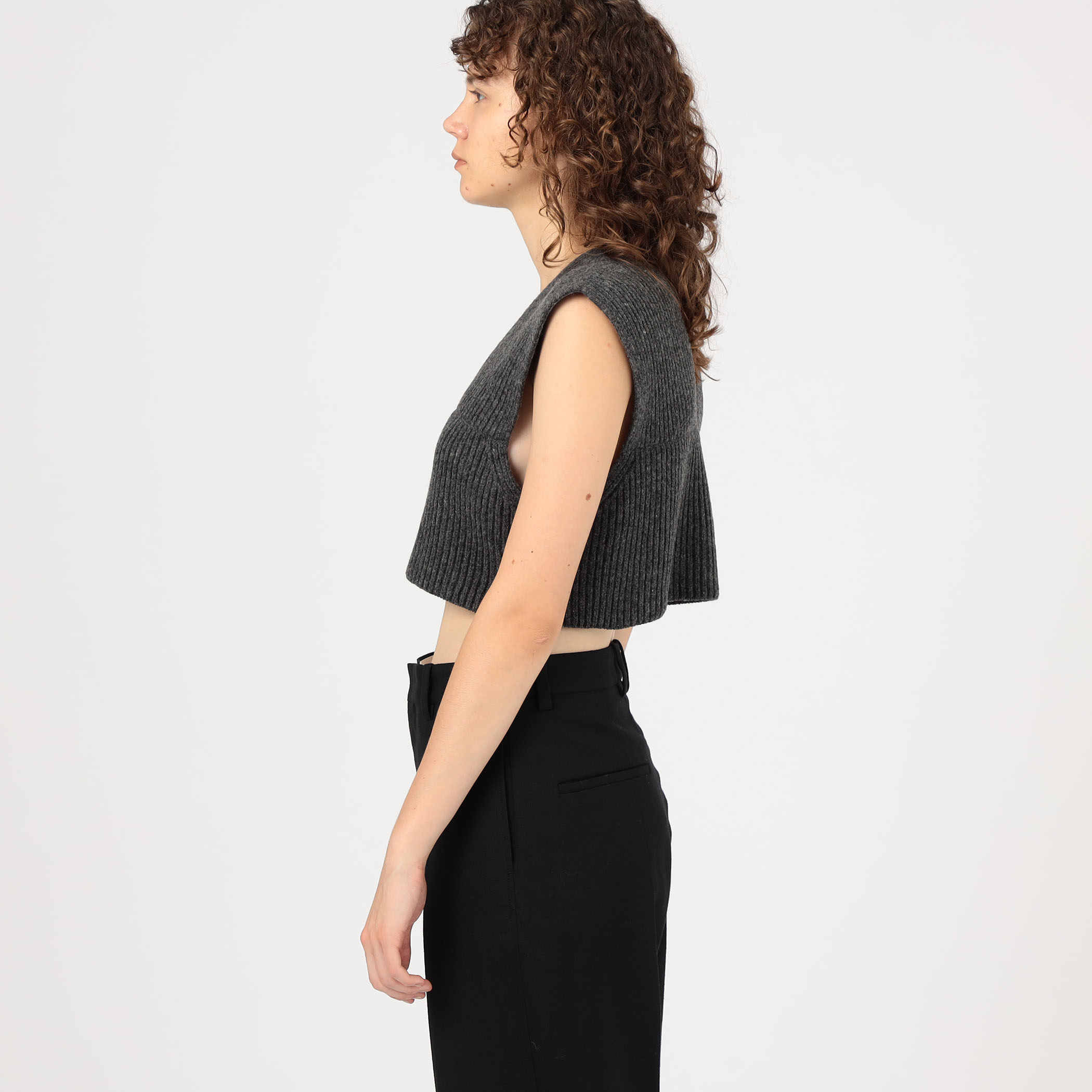 HYKE RIBBED CROPPED VEST｜トゥモローランド 公式通販