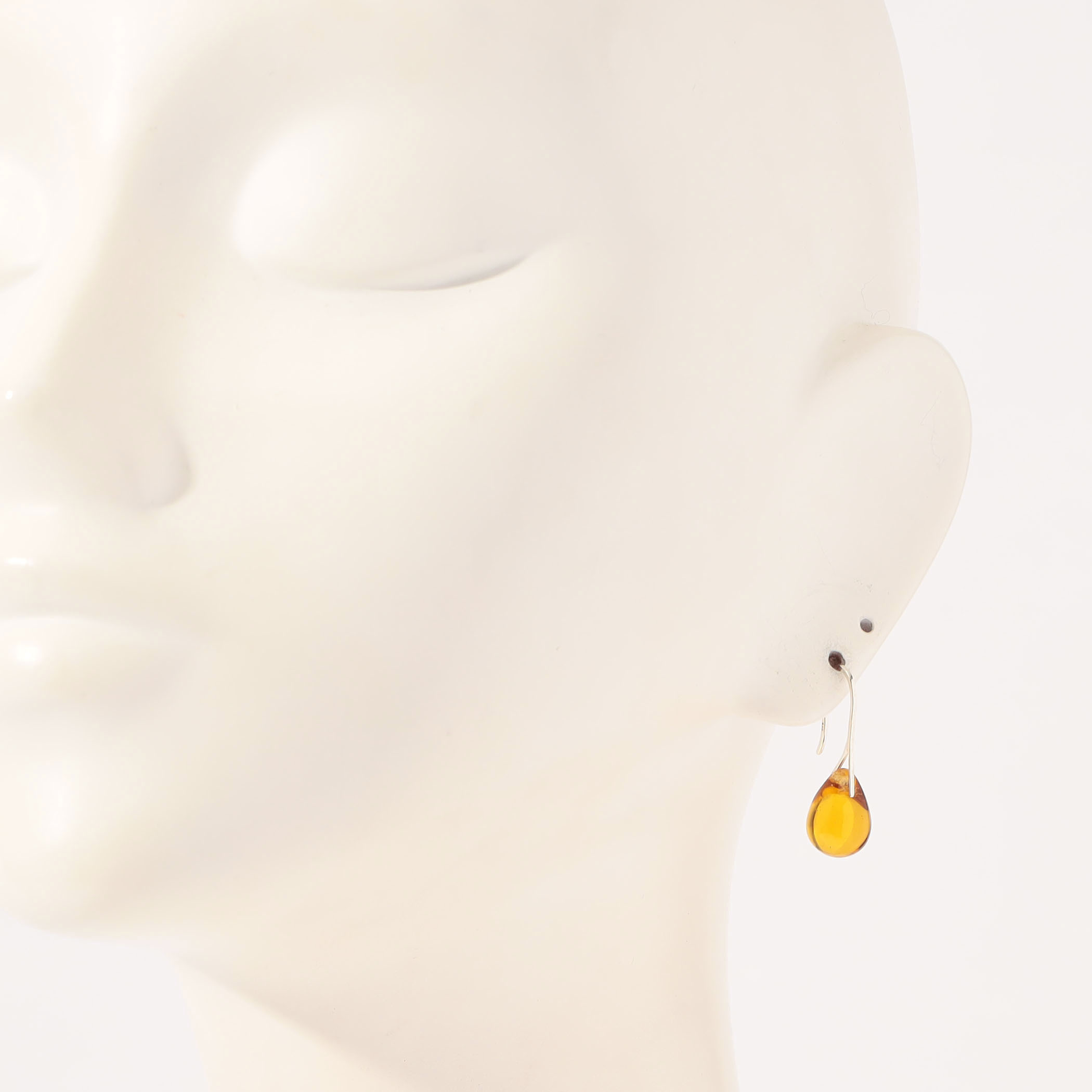 Sisi Joia GOTA MINI LIGHT TOPAZ ピアス Sisi Joia GOTA MINI LIGHT TOPAZ ピアス｜トゥモローランド 公式サイト
