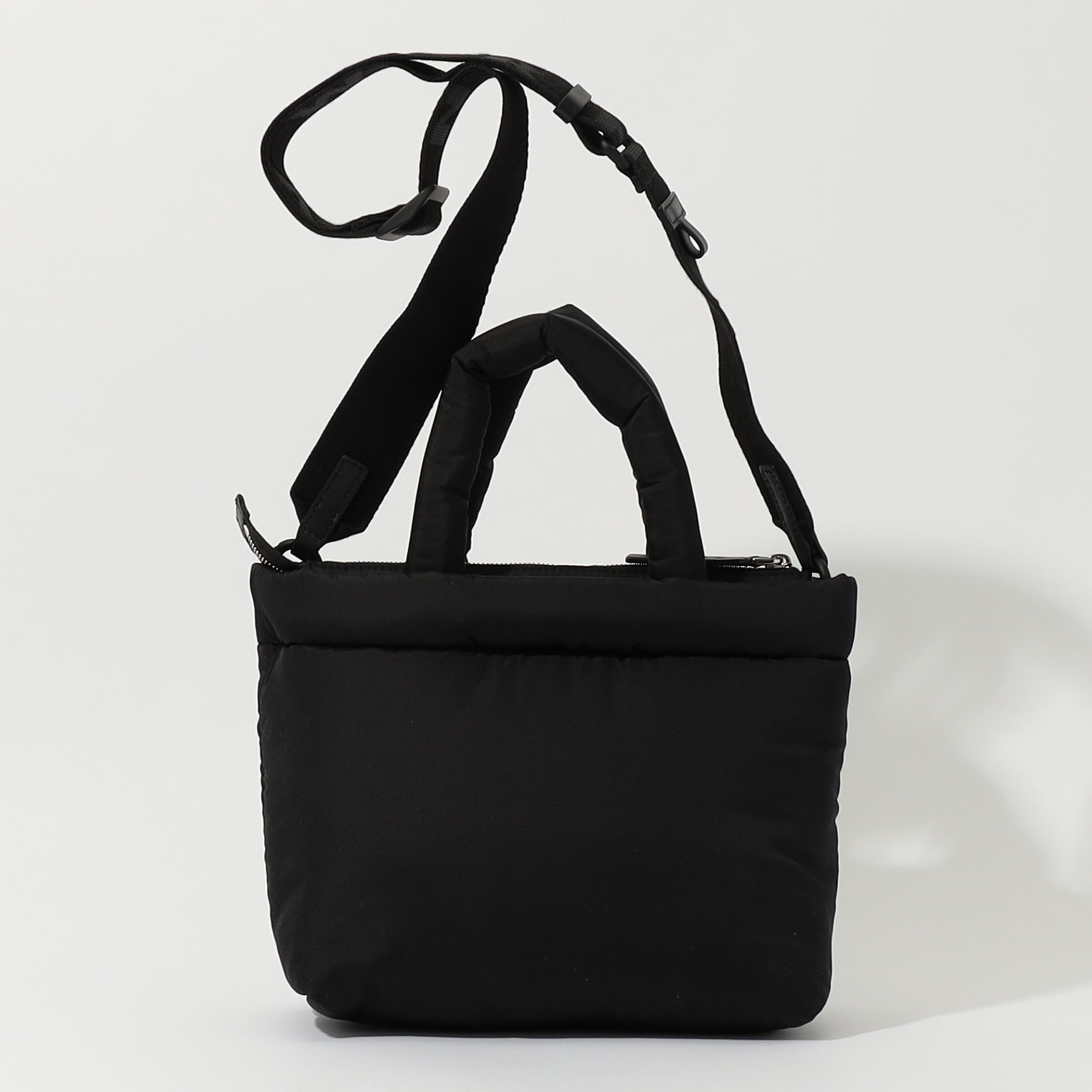 MARNI TOTE ブラック Puff E/W トートバッグ｜トゥモローランド 公式サイト