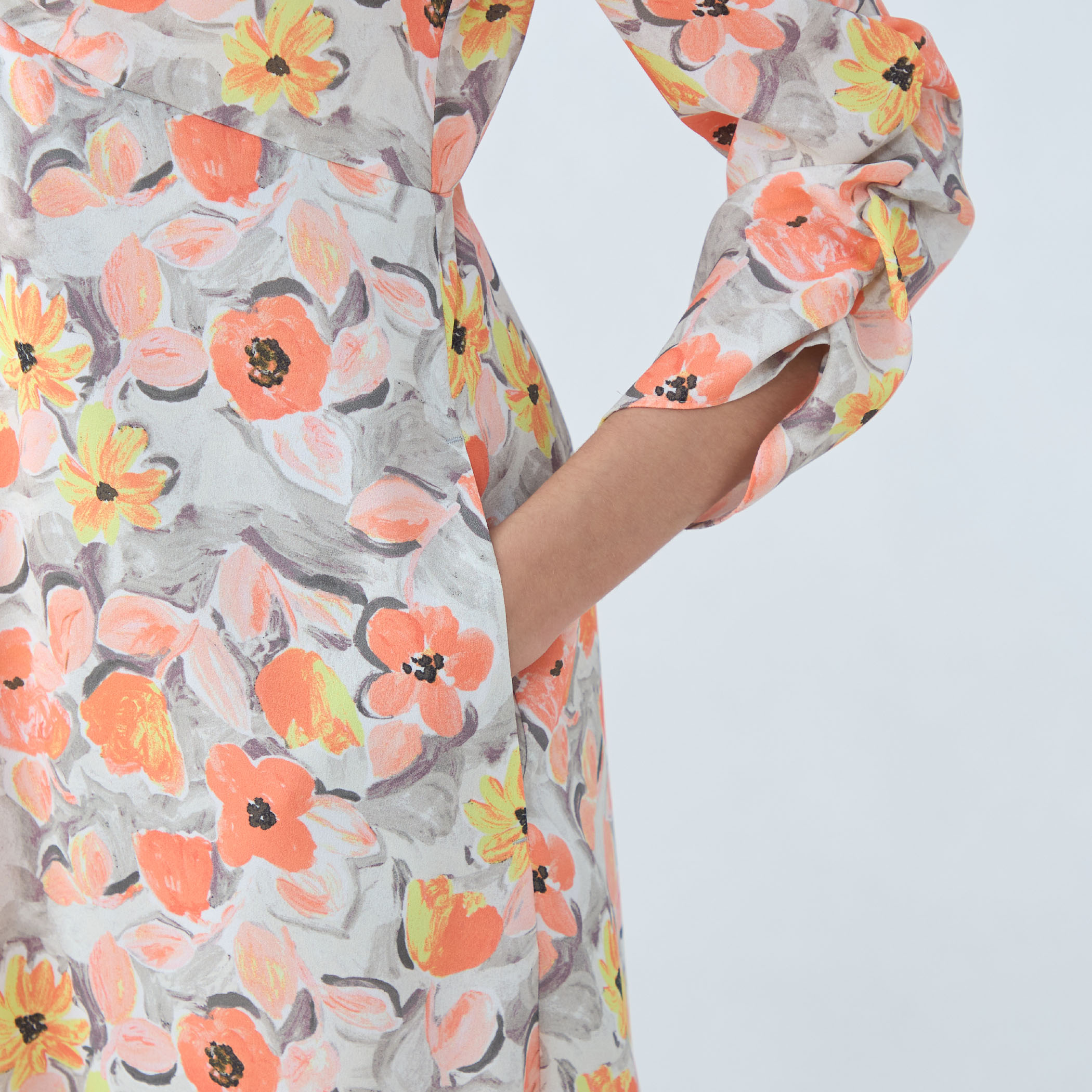 □スプリングフラワープリント ドロストギャザーワンピース