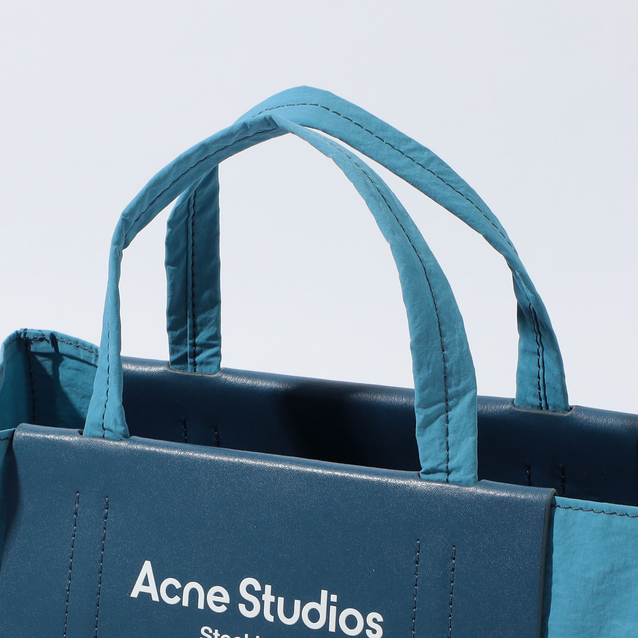 Acne Studios ペーパーバッグ｜トゥモローランド 公式通販