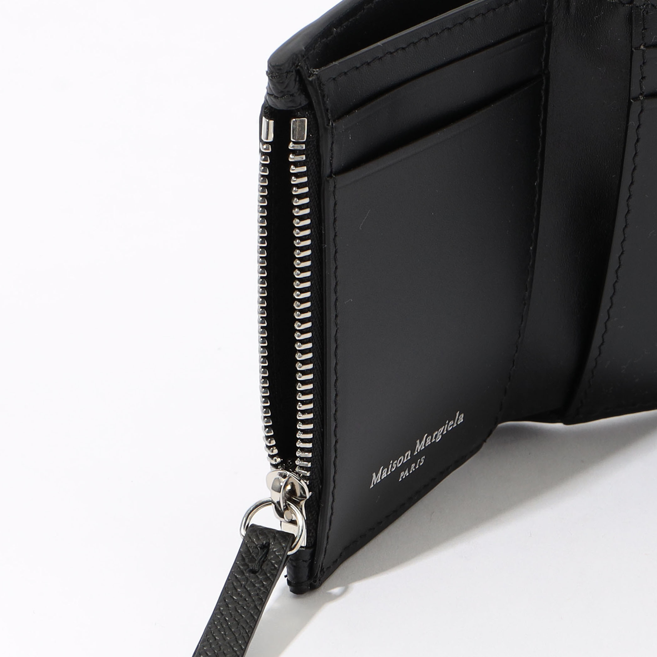 Maison Margiela ZIP COMPACT TRI FOLD WALLET｜トゥモローランド 公式通販