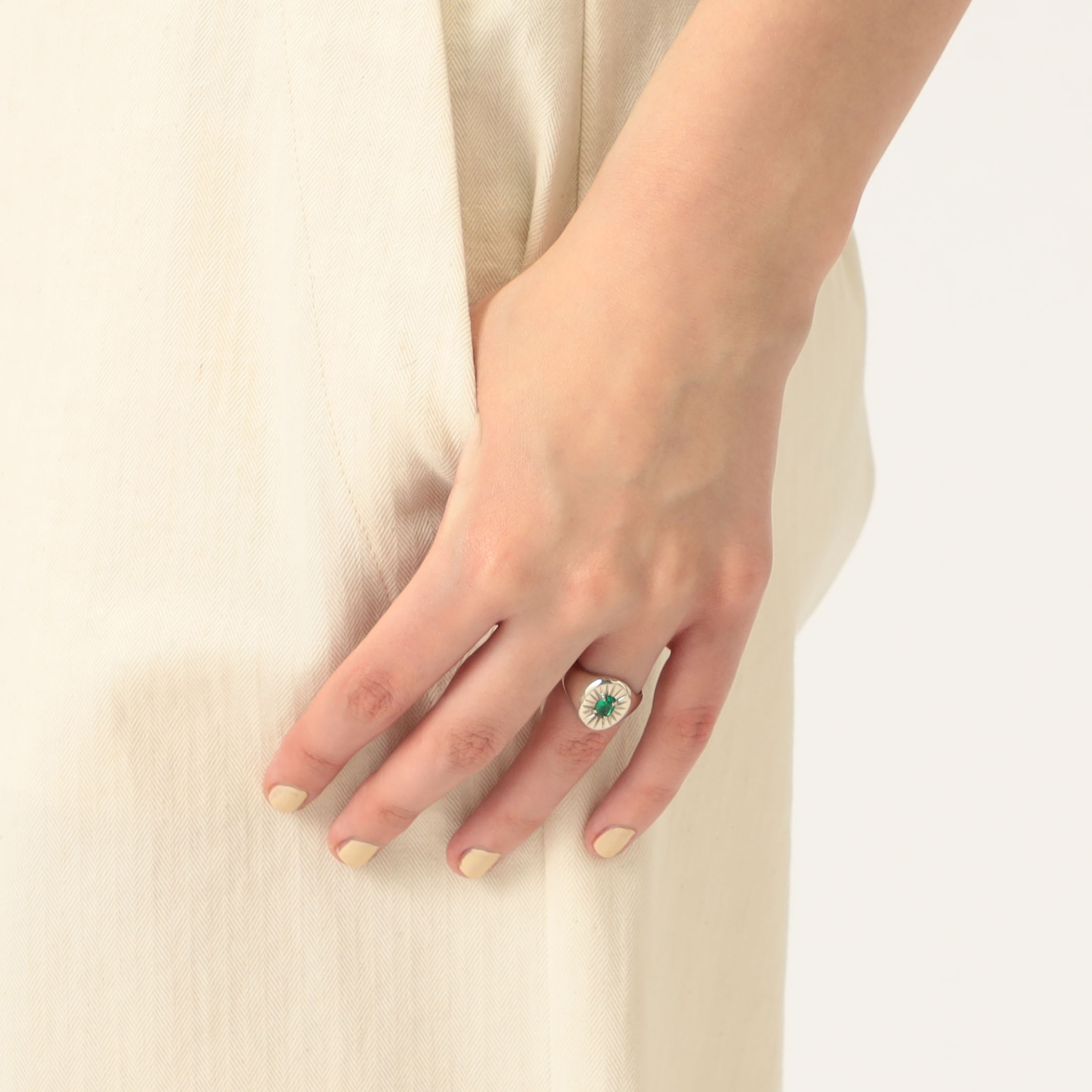 WOUTERS & HENDRIX グリーンストーンリング WOUTERS&HENDRIX Engraved signet リング｜トゥモローランド