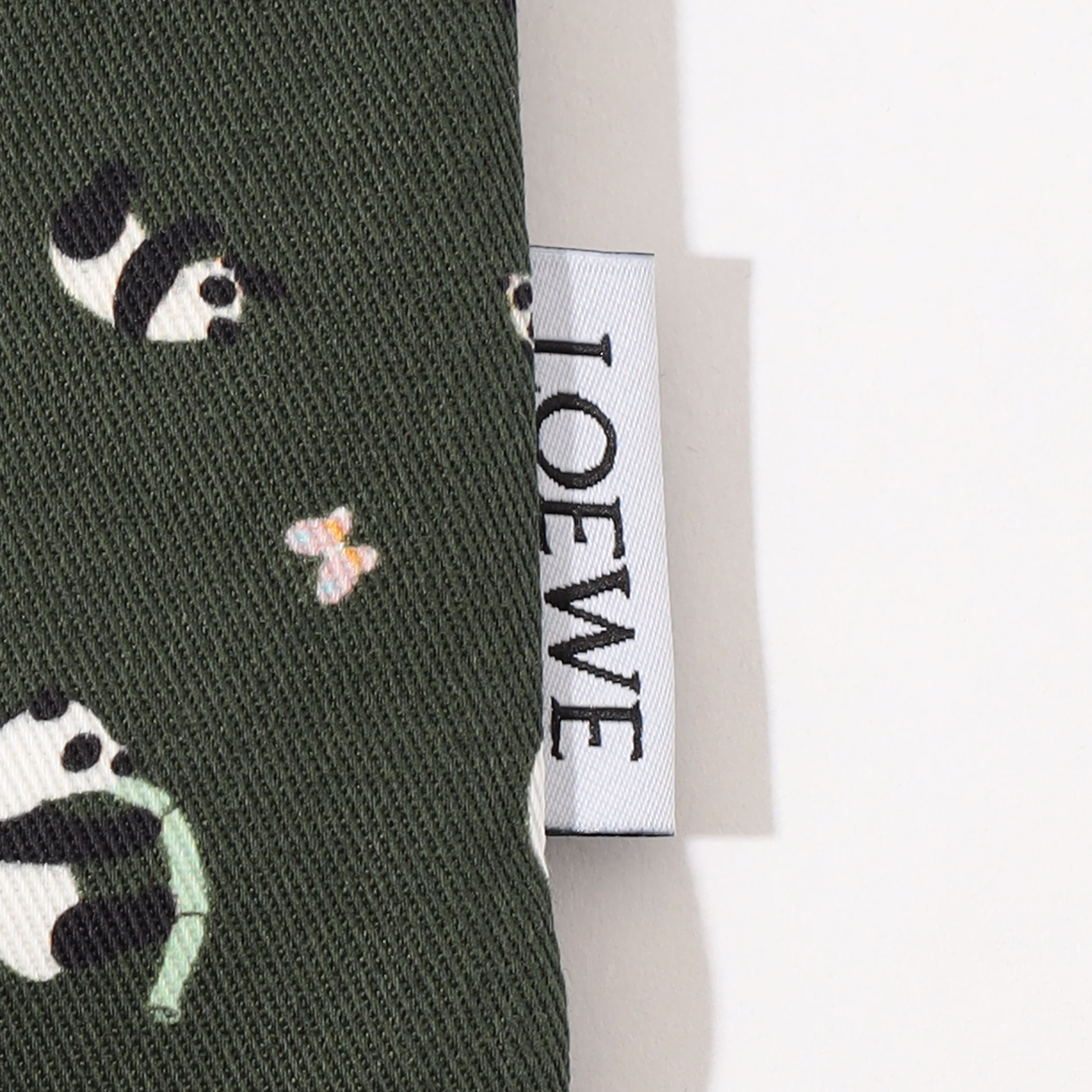 LOEWE パンダドローストリングポーチ｜トゥモローランド 公式通販