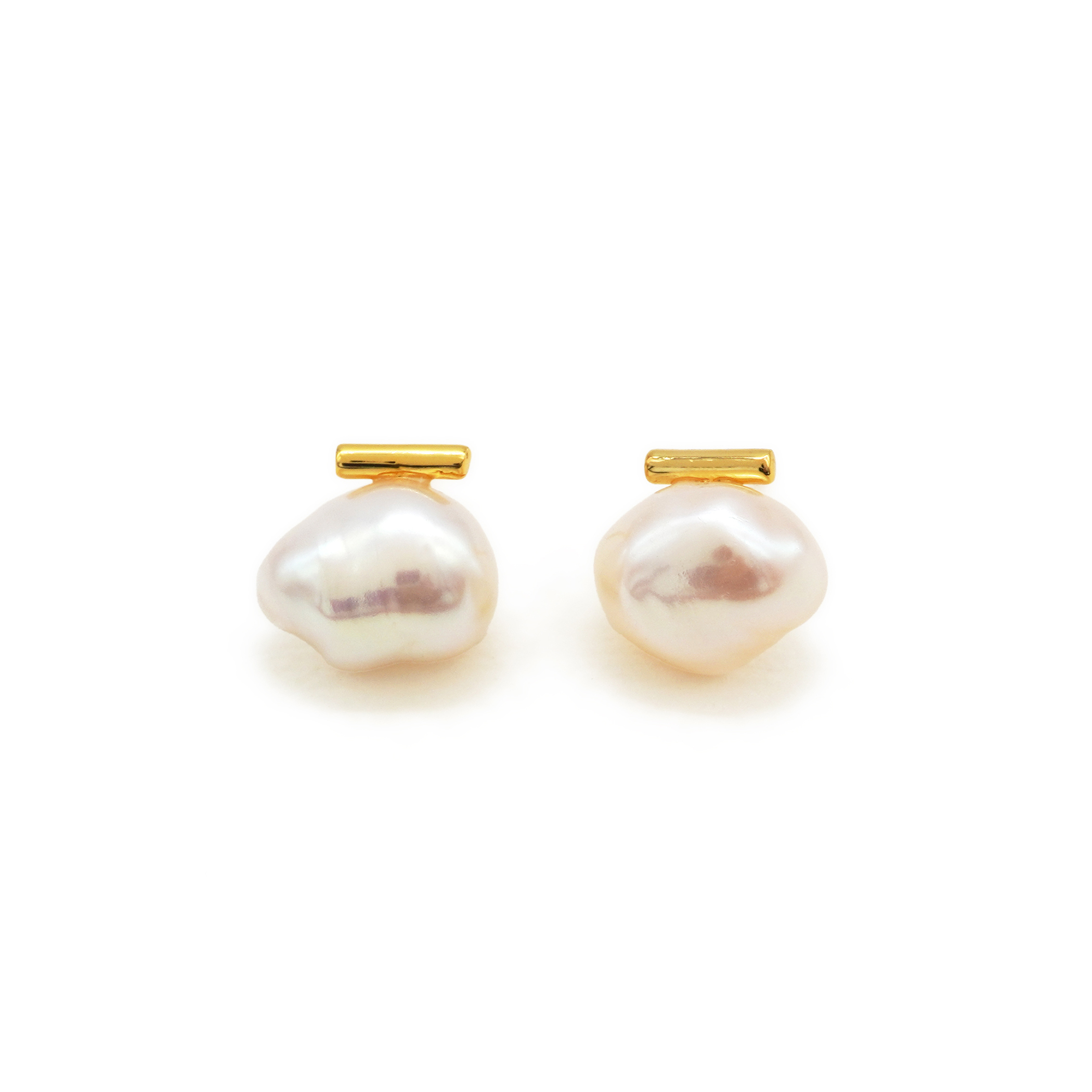 januka バロックパールピアス　トゥモローランド別注 別注】januka バロックパールピアス｜トゥモローランド 公式サイト