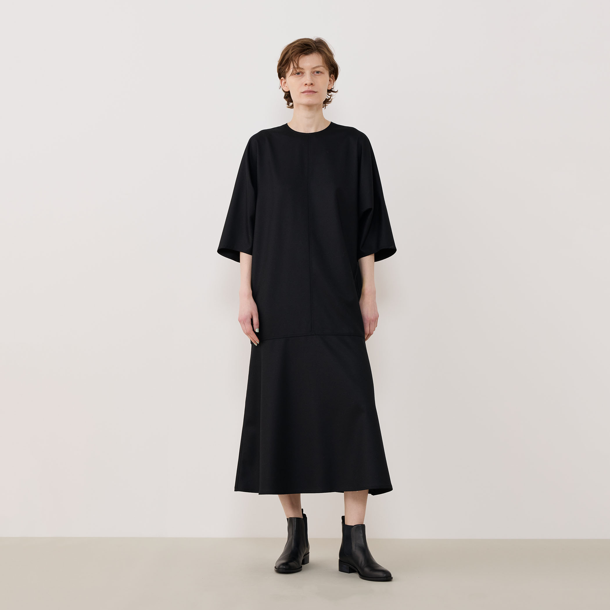 ライトフラノストレッチ オーバルワンピース｜トゥモローランド 公式通販