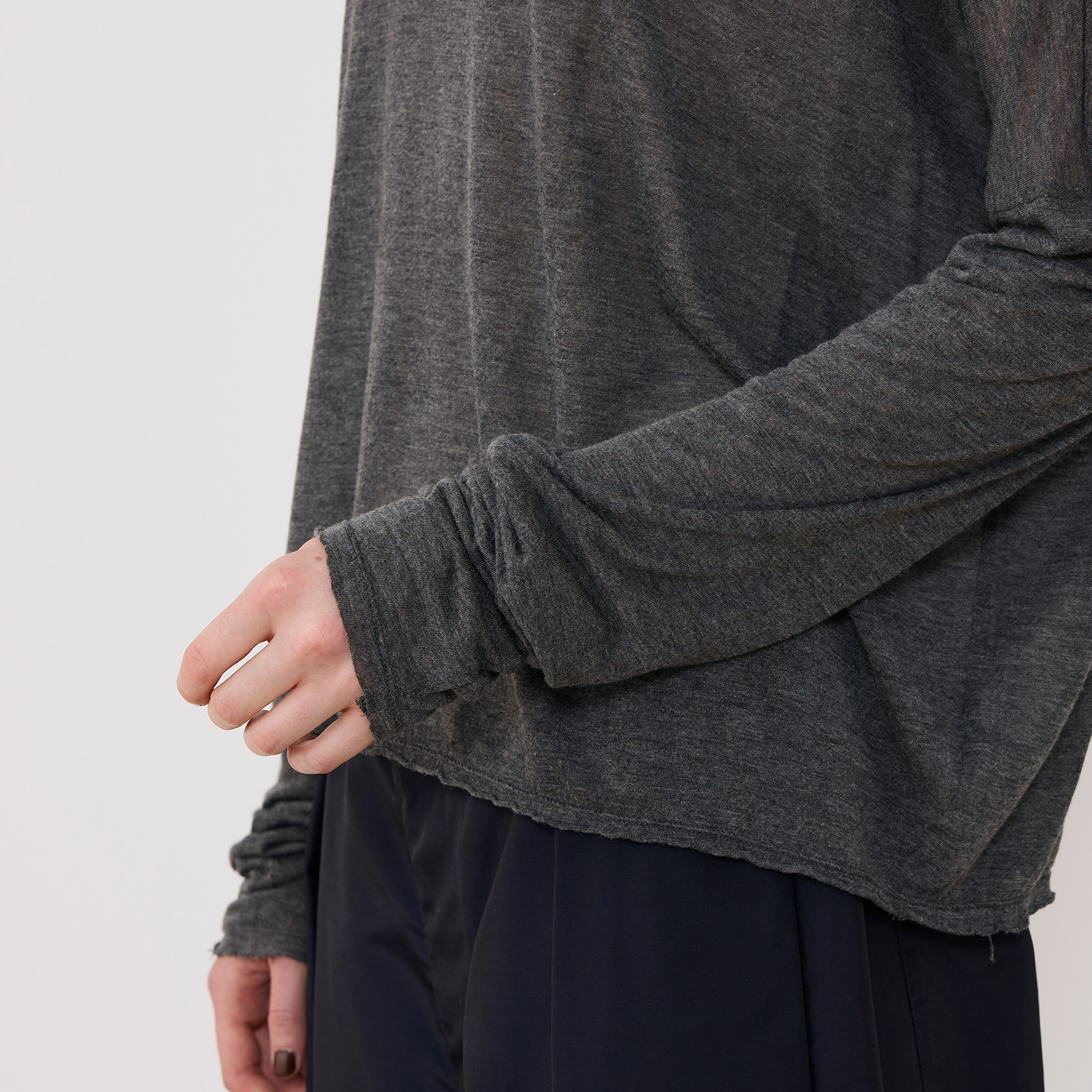 レーヨンカシミヤジャージー ビルドネックプルオーバー