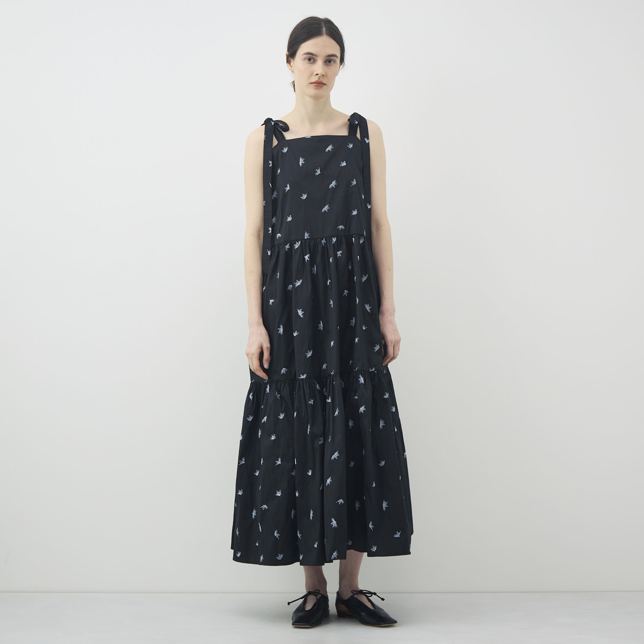 別注】NE QUITTEZ PAS BLACK ロングワンピース｜トゥモローランド 公式