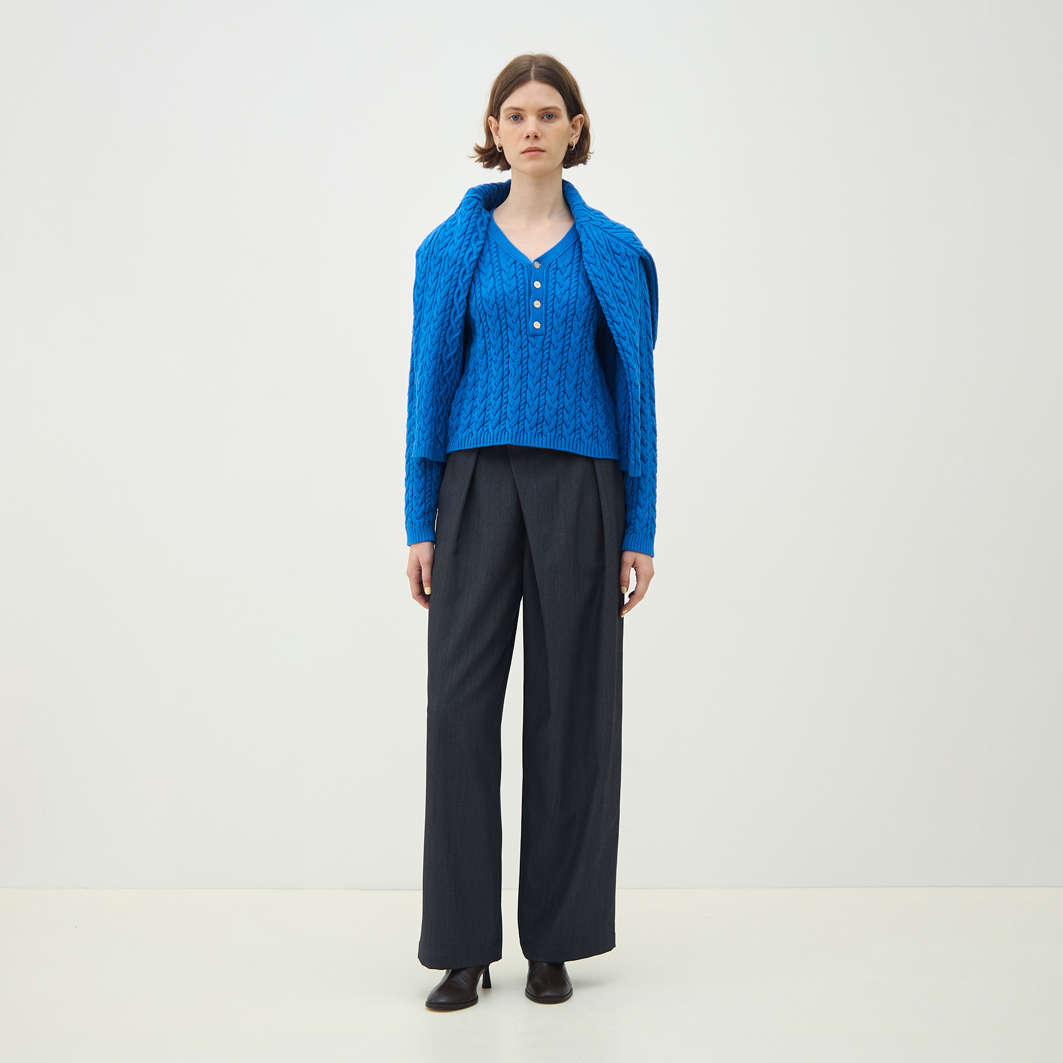 ハイブリットコットンケーブル Vネックプルオーバー｜トゥモローランド