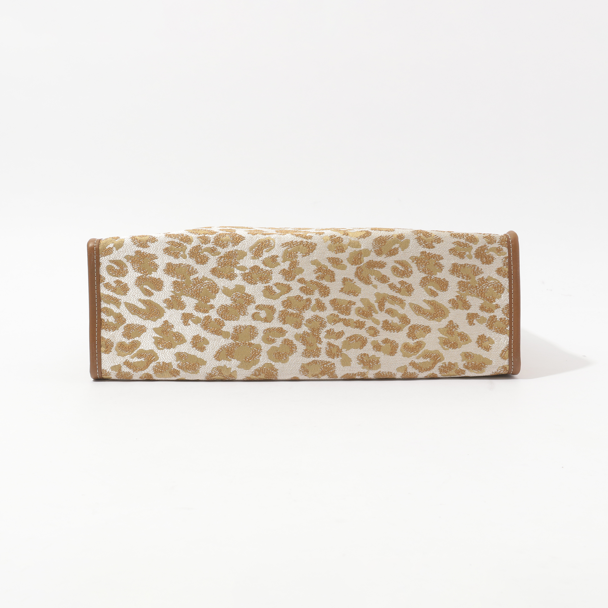 A VACATION BREAD M LEO バッグ｜トゥモローランド 公式通販