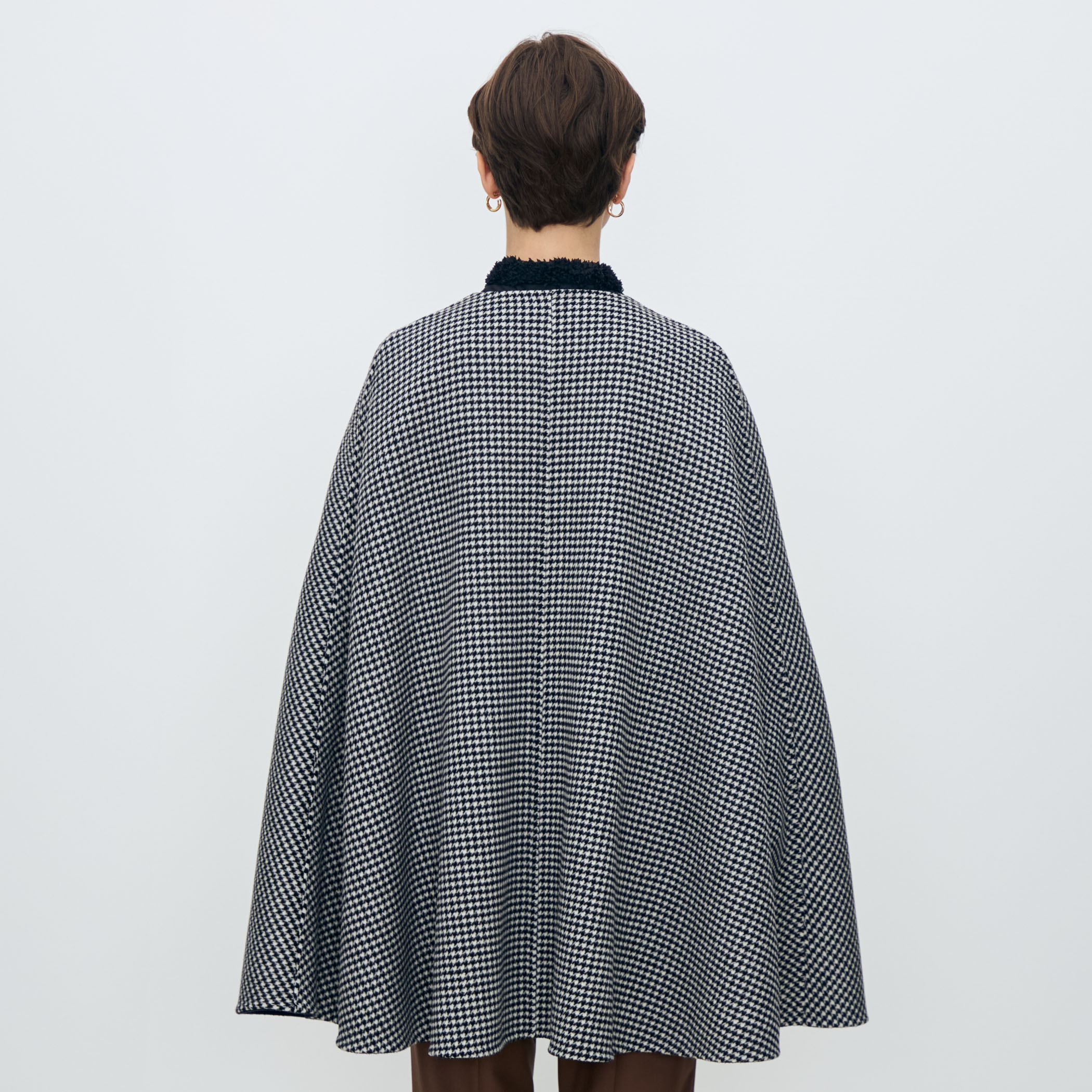 スーパーダブルフェイス リバーシブルマントコート｜トゥモローランド