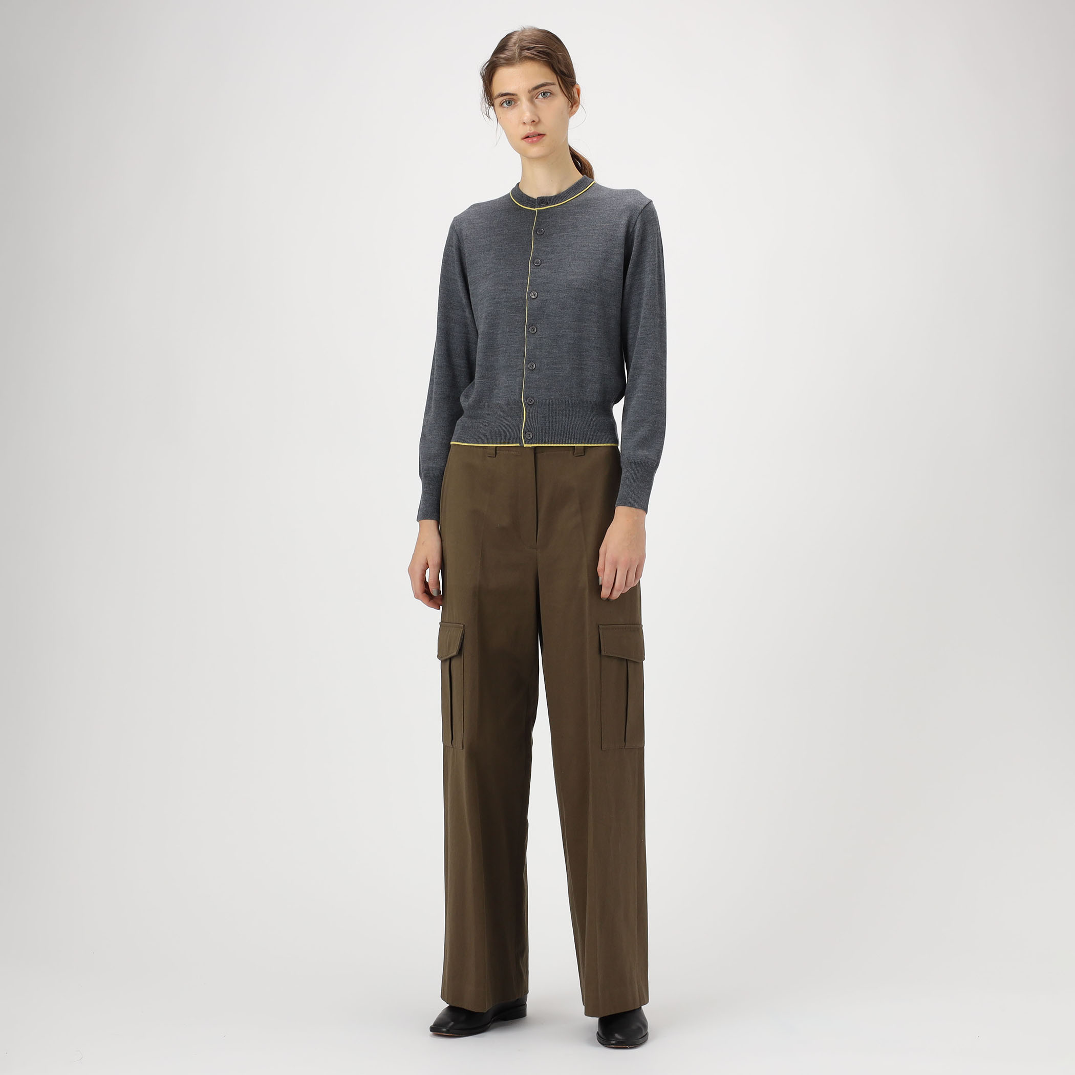 プレーンウール クルーネックカーディガン｜トゥモローランド 公式通販